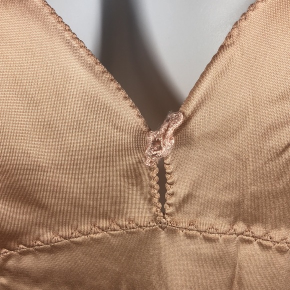 Formfit 100% nylon made in USA slip 34(10-12) tall - Picture 3 of 11